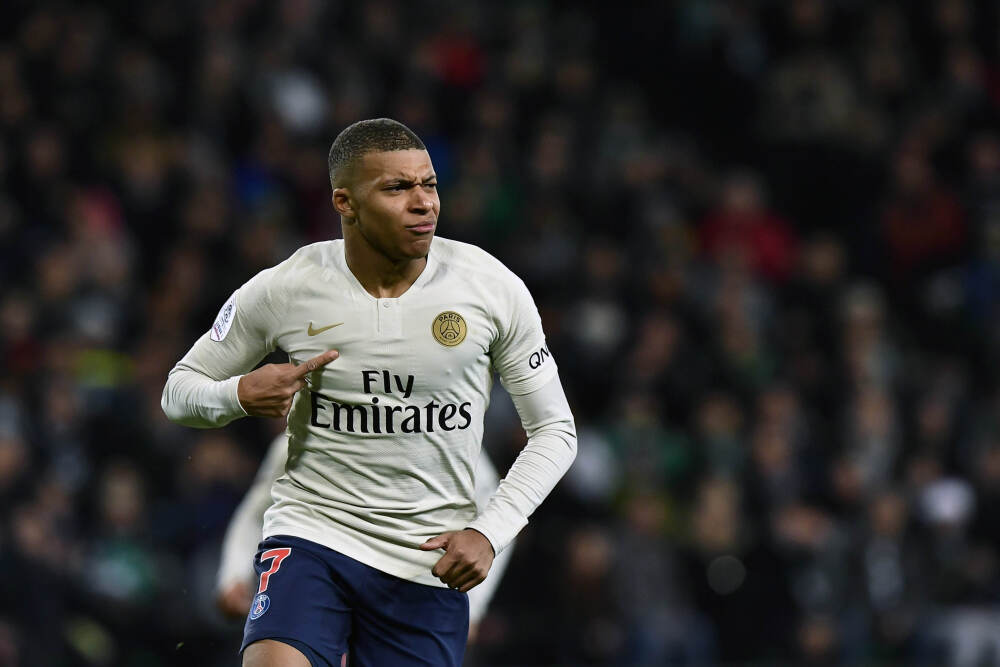 古巴国家主席视察国防日演习 强调团结御敌